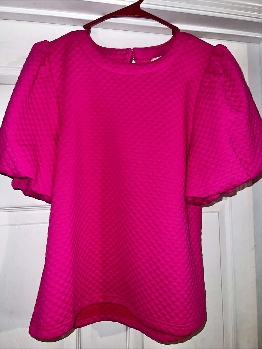 JODIFL Vibrant Pink Textured Quilted Knit Top with Puff Sleeves - Picture 2 of 5